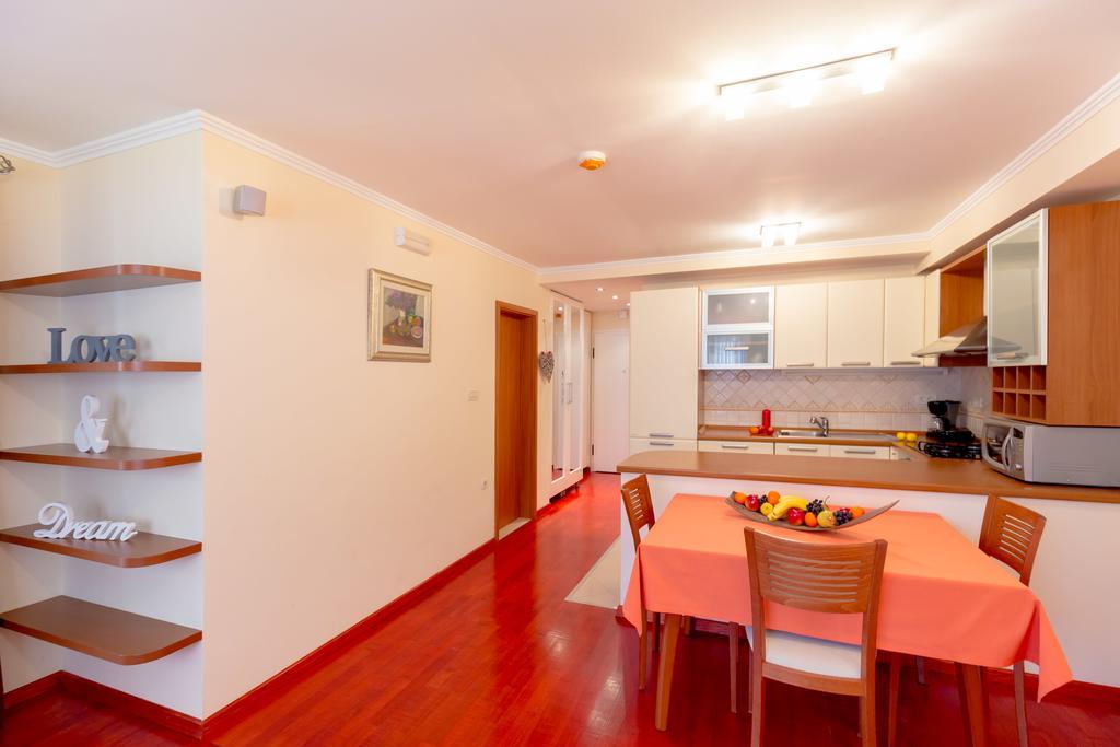 Leona & Borna'S Central Lapad Suites Dubrovnik Exterior photo